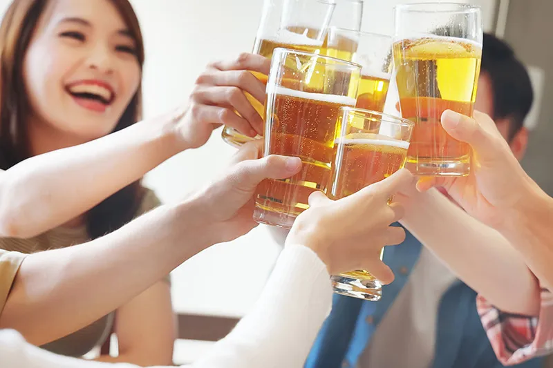 シーンに合わせて様々なお席にご案内