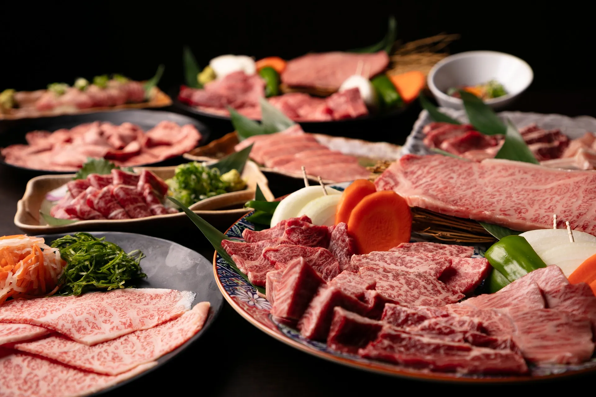 炭火が引き出す黒毛和牛の奥深い味