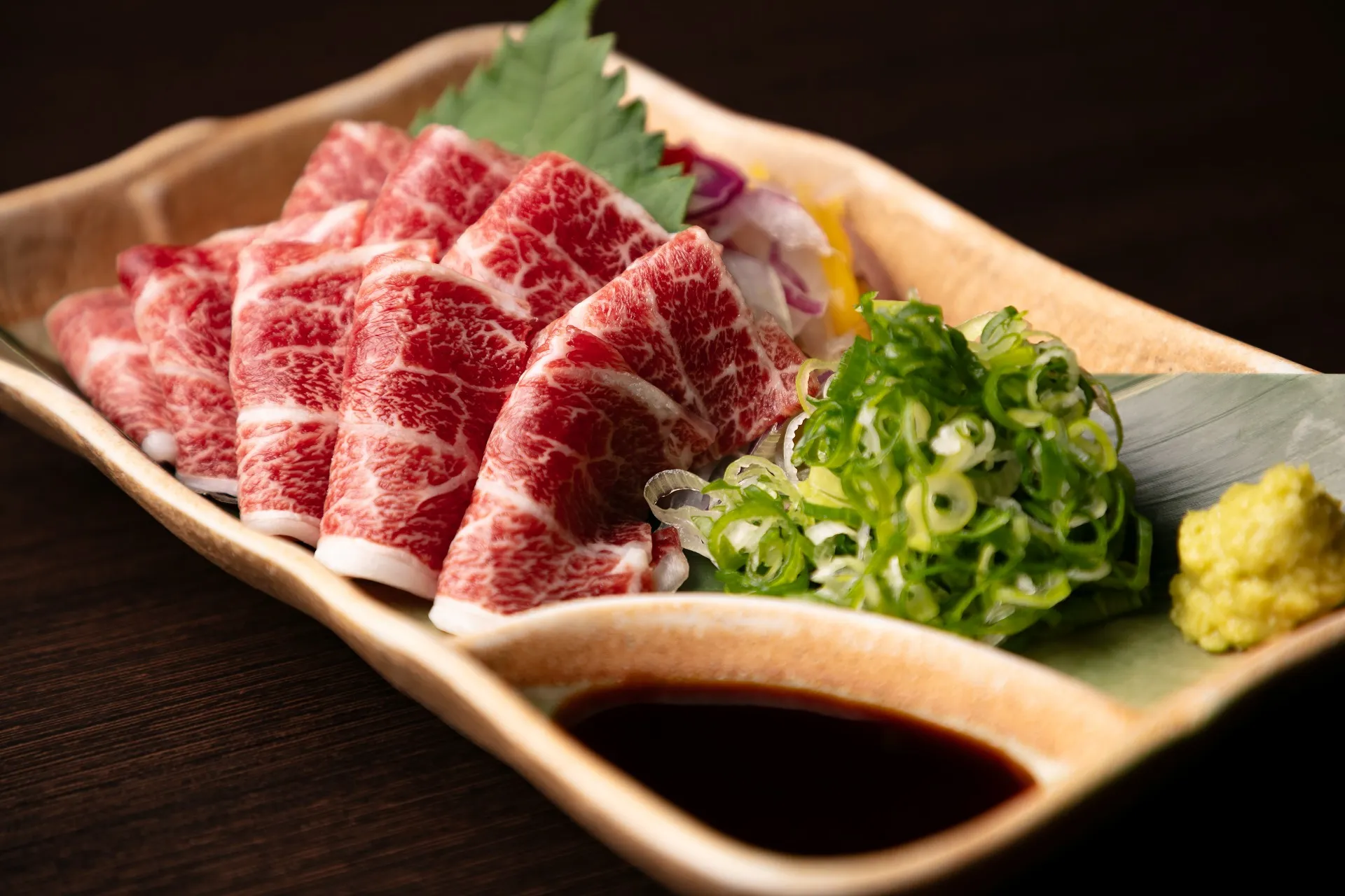 焼肉のメニュー選びで兵庫県川西市を満喫する家族や友人とのお得な楽しみ方